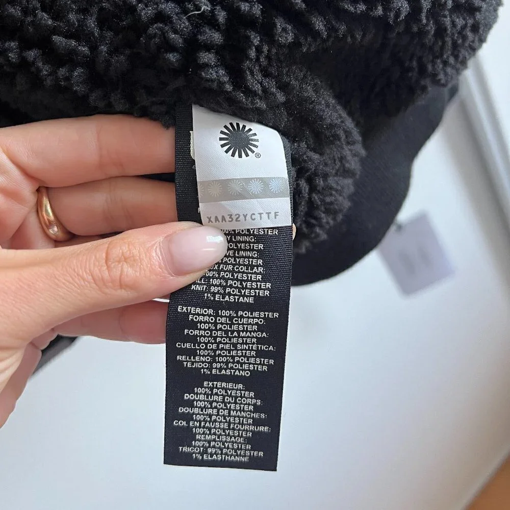 UGG | Men's Ethan Bomber Sherpa Jacket - Picture 14 of 15